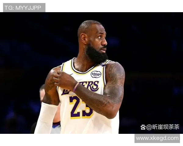 不打了!再见湖人!离开詹姆斯后,你又成NBA弃子,离退役不远了